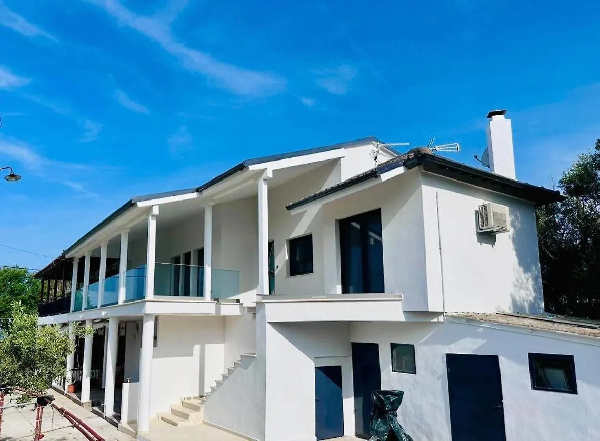 Iraklia Sea View Apartamento Néa Iráklia Grécia